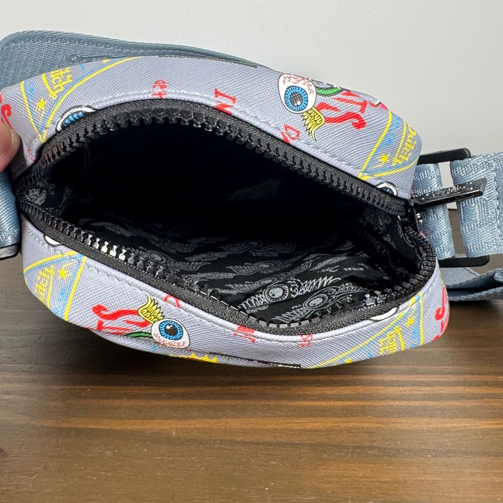 Von Dutch Crossbody Bag Vintage Y2K Graphic Grey OS VDCB-004 New With Tags Rare - Picture 11 of 15